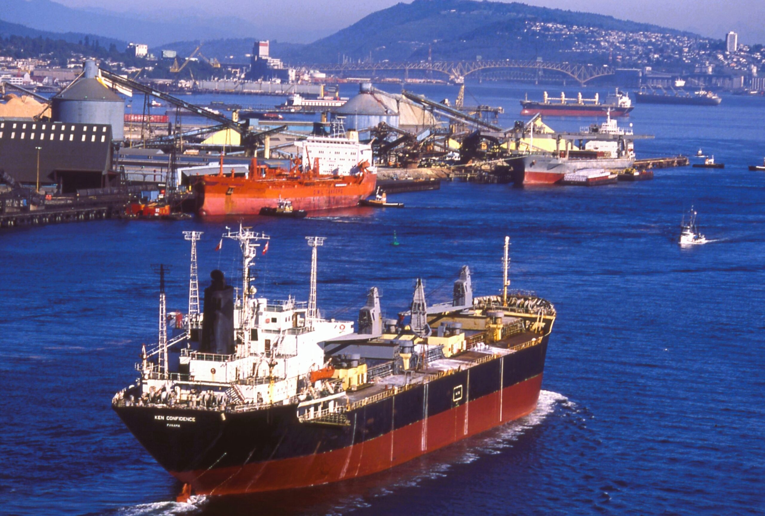 Capesize Traffic Slides Through Singapore as Atlantic Pull Moderates; Australian Iron Ore Rebounds, while Australian Coal and Brazil Iron Ore Slides